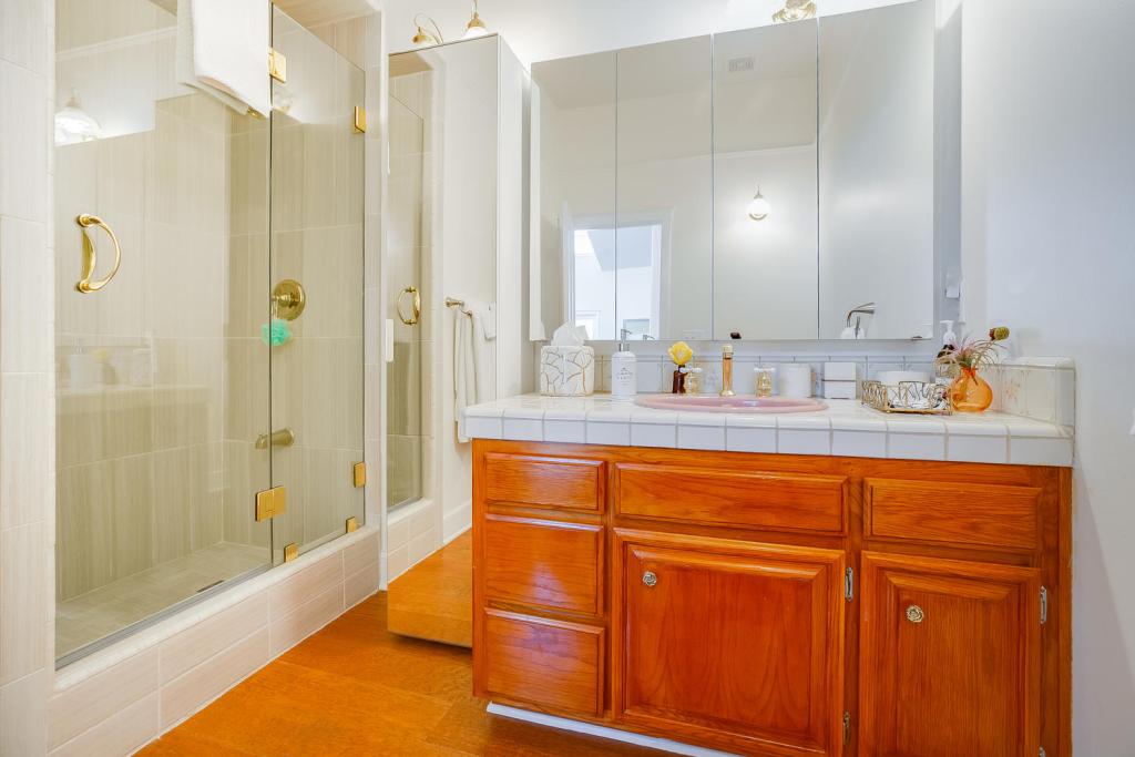 Main House Bathroom
