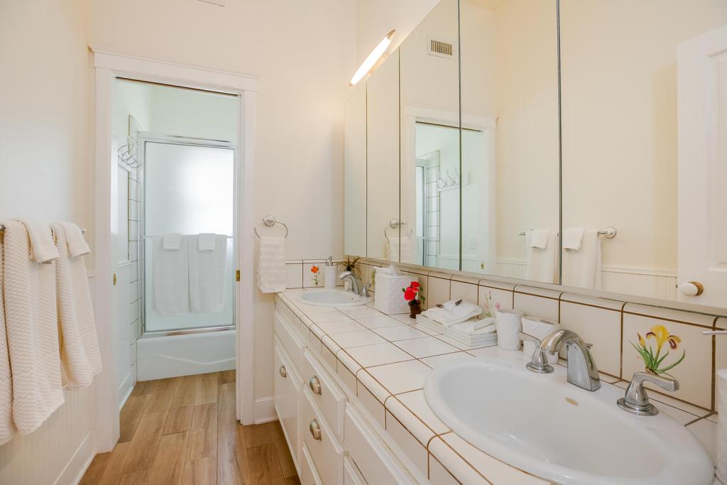 Main House Bathroom