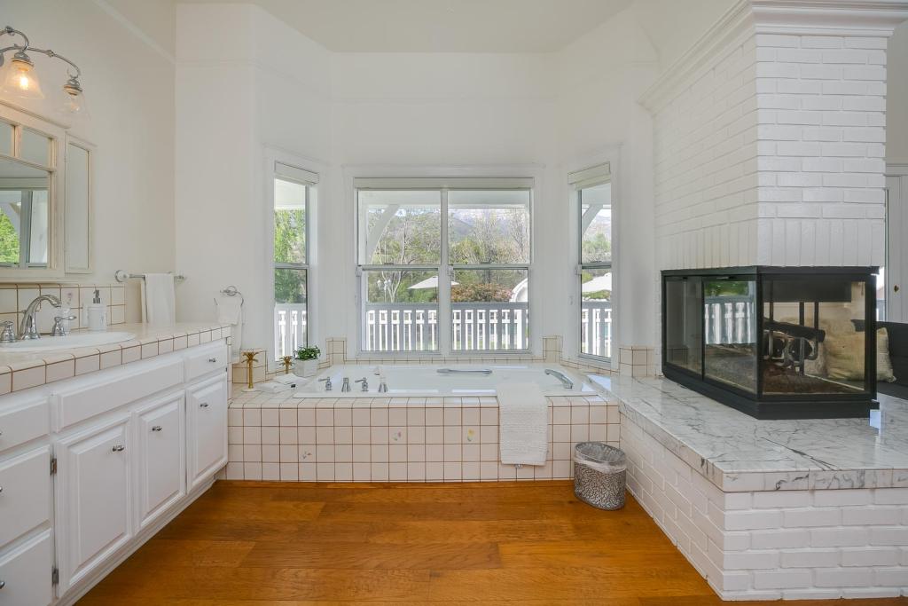 Main House Bedroom Bath