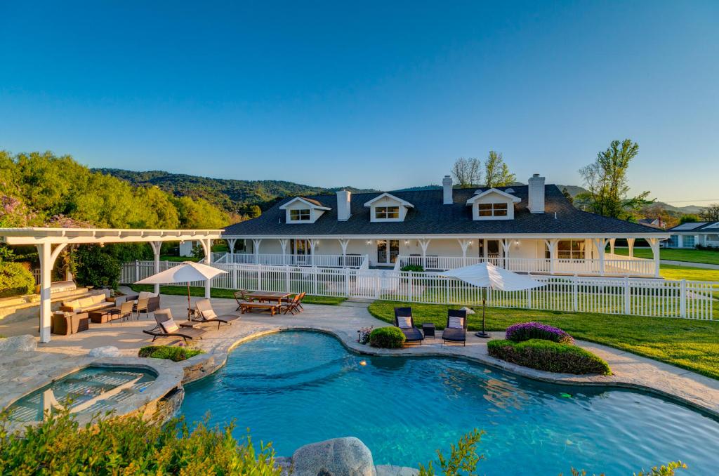 Resort Style Pool